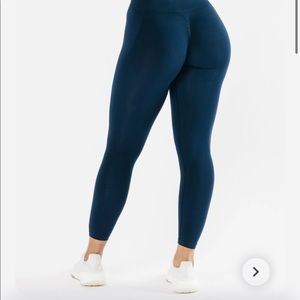Alphalete amplify leggings m size